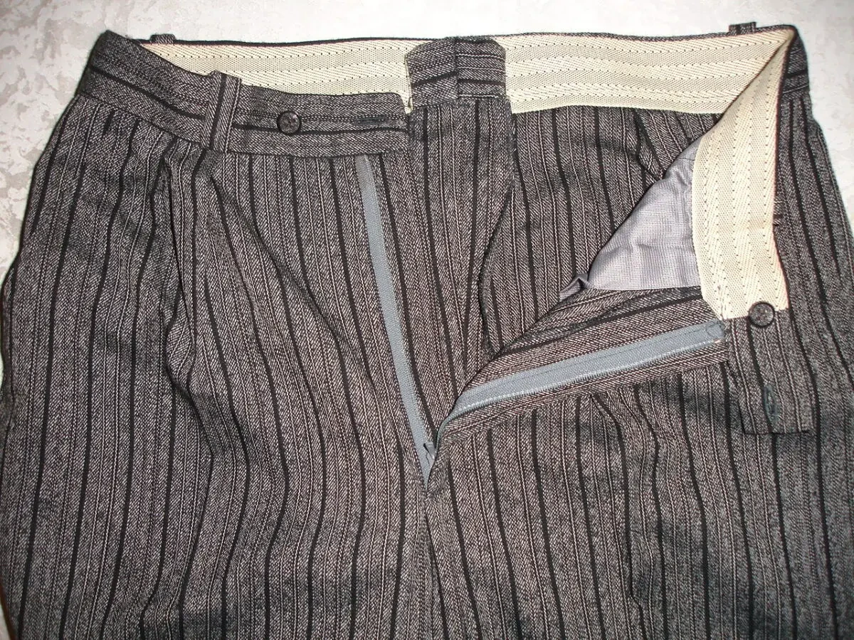 ШТАНЫ/брюки  42-44 р., сірі в чорну смужку + шалик в тон. ШЕРСТЬ. НОВІ 3