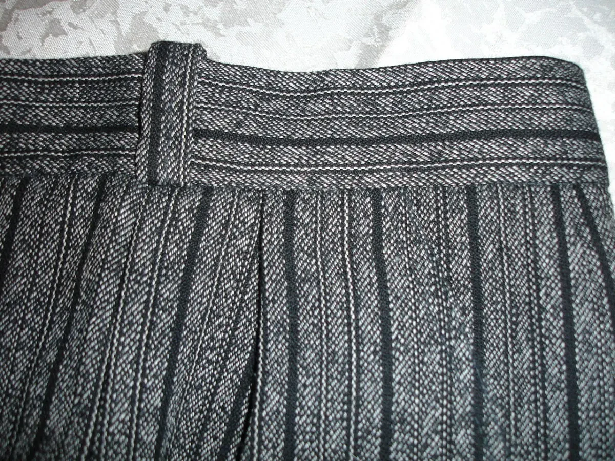 ШТАНЫ/брюки  42-44 р., сірі в чорну смужку + шалик в тон. ШЕРСТЬ. НОВІ 7