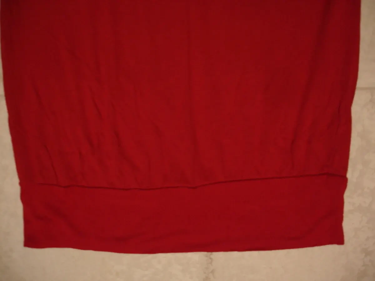 ФУТБОЛКА MNG Jeans 44 р. (s/m), червона, з написом MNG. Для дівчат. 5