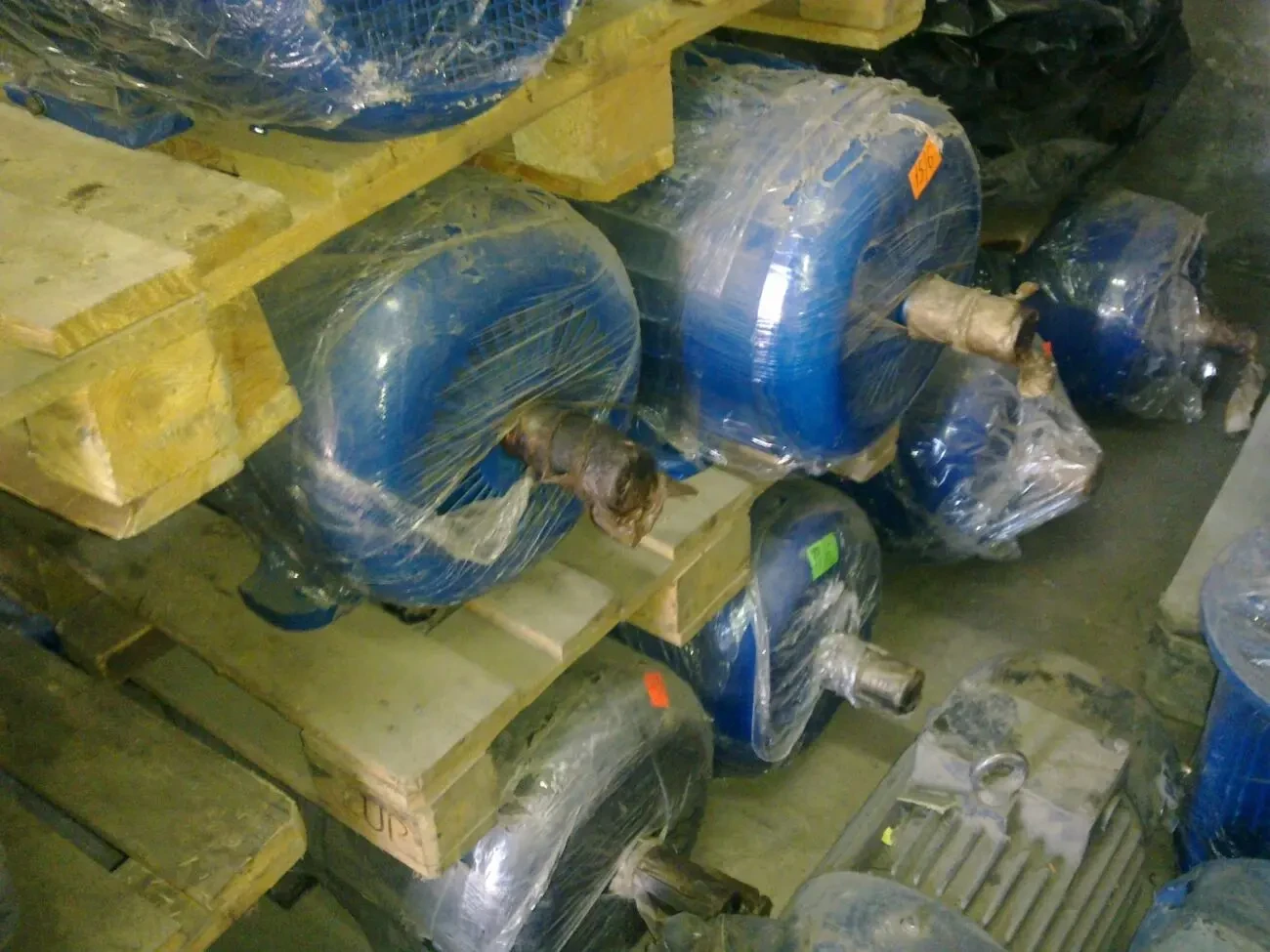 Электродвигатель крановый МТКН 411-6/16, 7,5/2,4 кВт, 930/300 об.