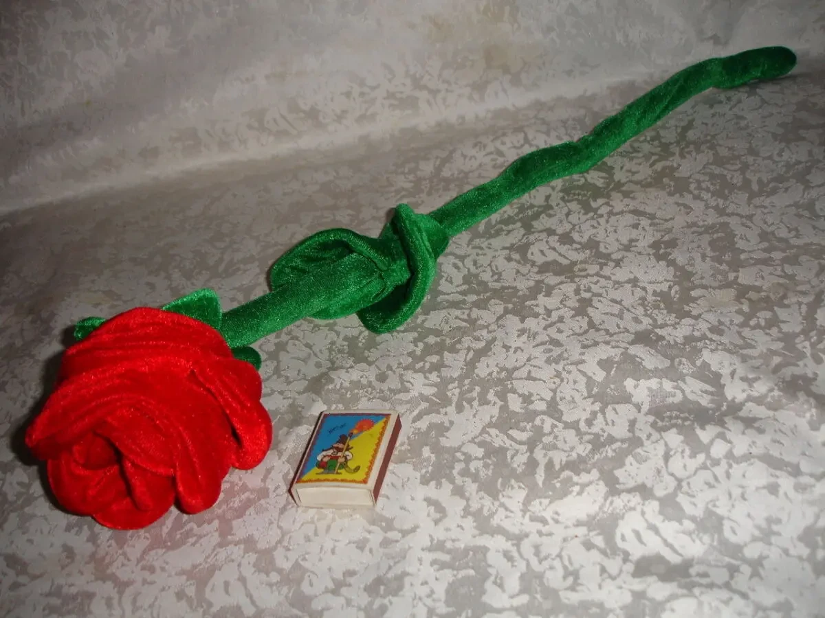 Цветок/КВІТКА червона ТРОЯНДА/роза велюрова висотою 61 см. ДЕКОР.