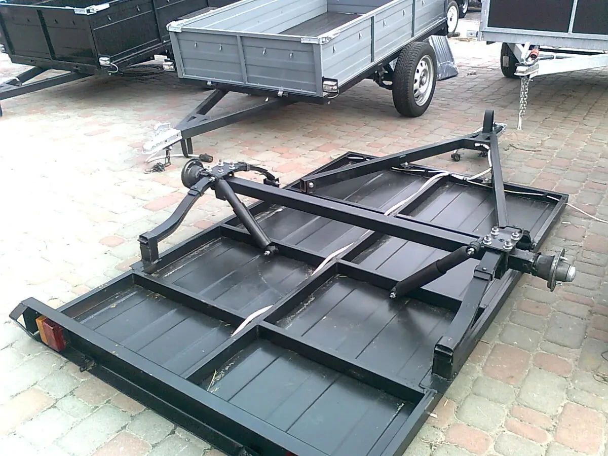 Легковий причіп з додатковими підсилювачами 4
