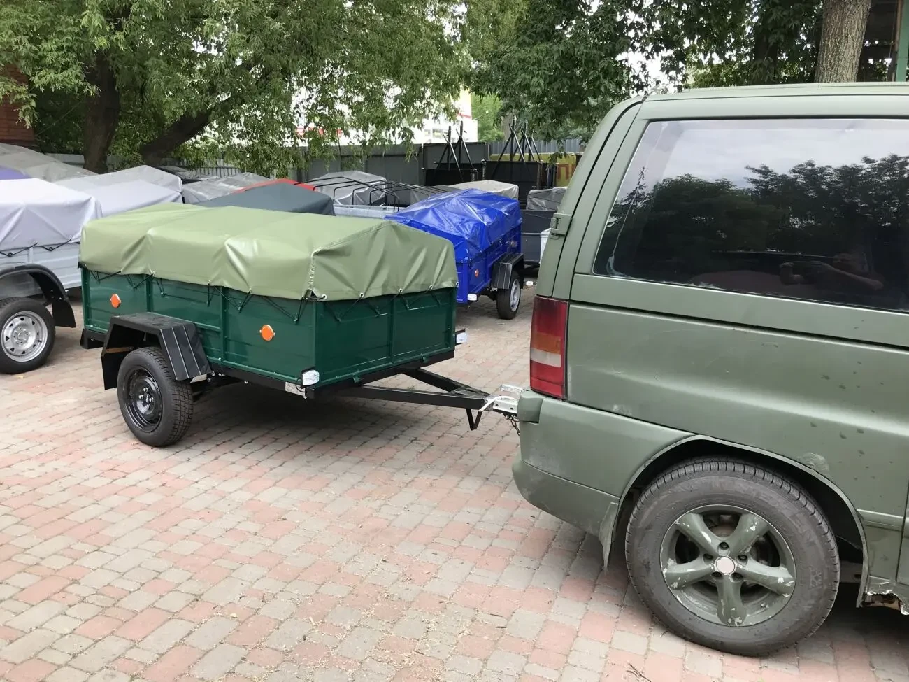 Легковий причіп з додатковими підсилювачами 7