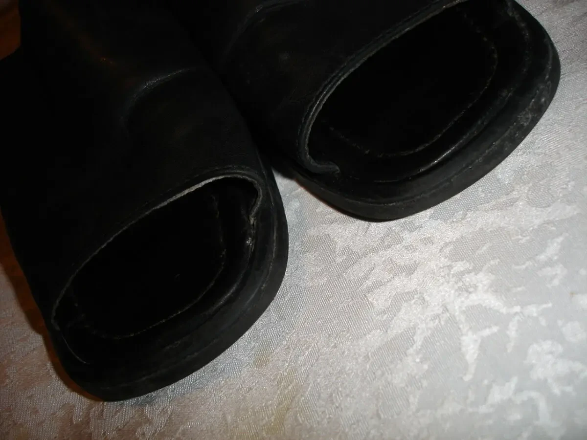 БОСОНОЖКИ//шльопанці 39р., чорні, ШКІРА, відкриті. Італія. Для дівчат 6