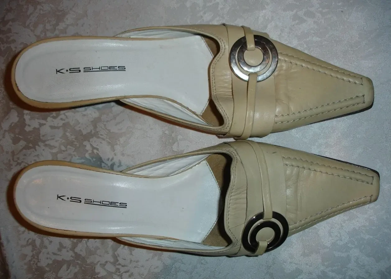 Босоножки/ШЛЬОПАНЦІ 39 р., ШКІРА, світлий беж, закриті. Для дівчат. 3