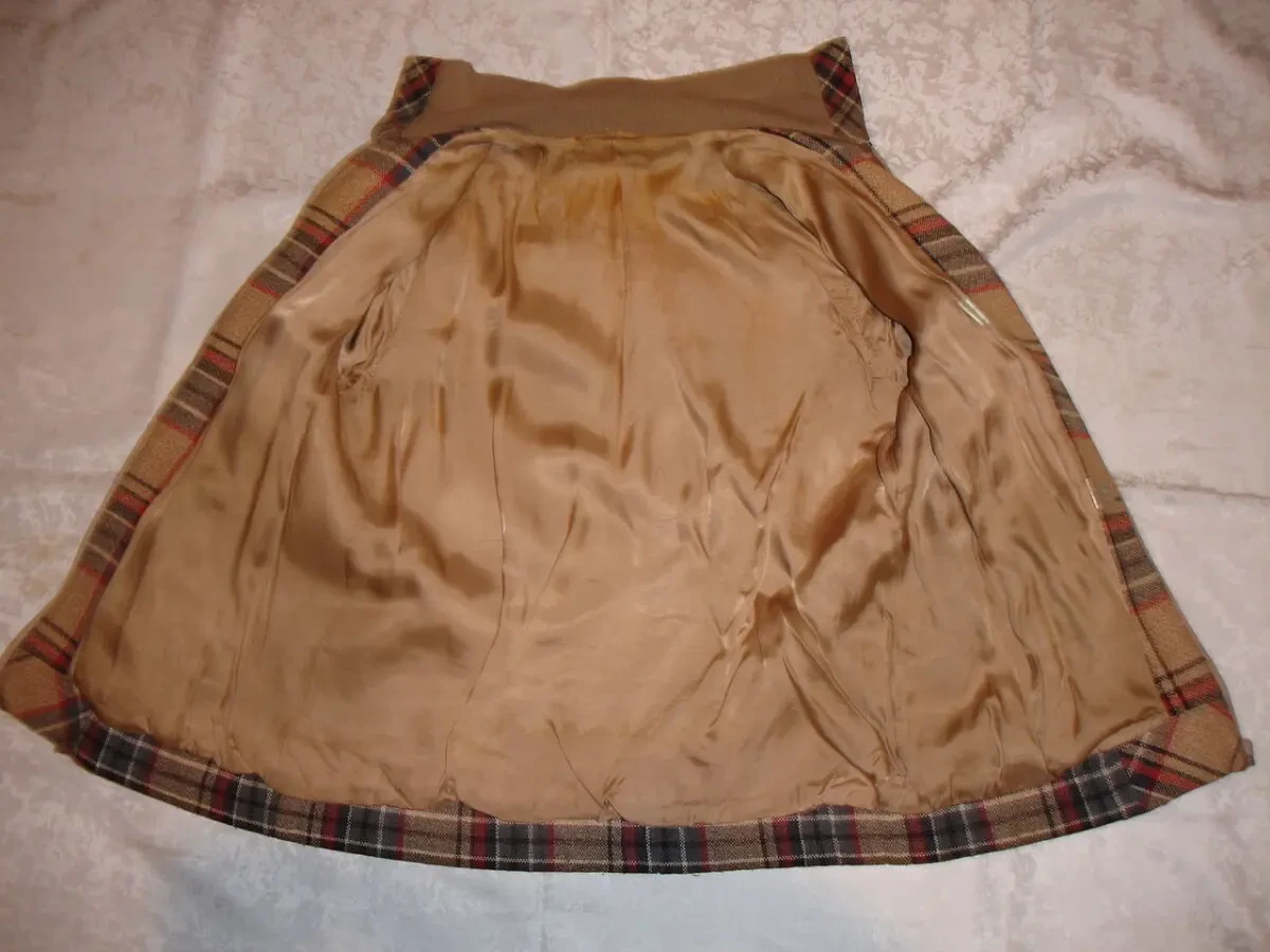 КУРТКА М-ка бежева в клітинку, демісезон, 40 % шерсть. Для дівчат 3
