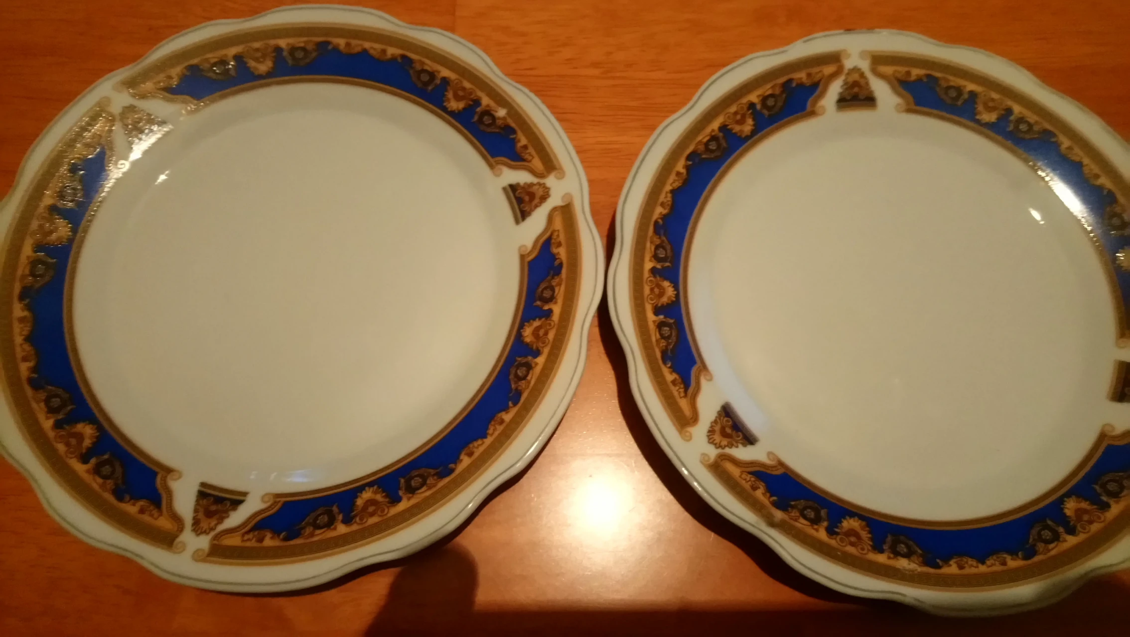 Десертная тарелка с сине-жёлтым ободком. Новая 2