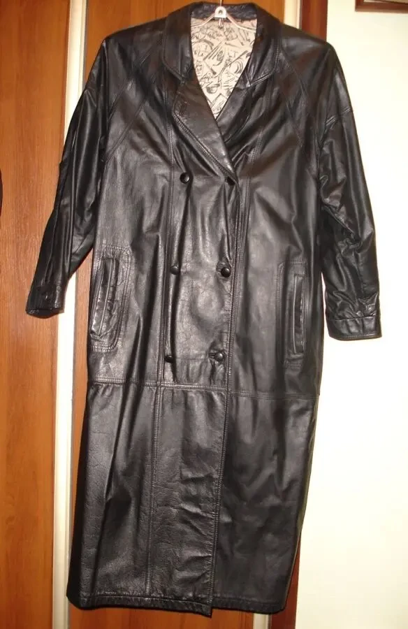 ПЛАЩ М-ка, чорний, ШКІРА, довгий, демісезон. YESSICA. Для дівчат. 2