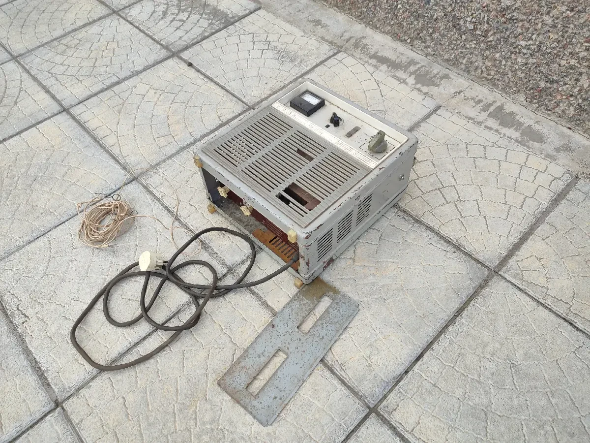 Трансфорсатор сварочный бытовой ТСБ-90 с зарядным 6-12В 3