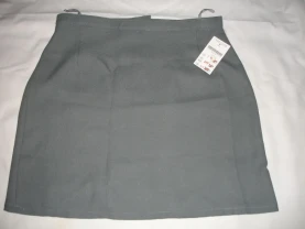 Юбка/СПІДНИЦЯ М-ка, сіра, літня, коротка, однотонна. Класика. НОВА.