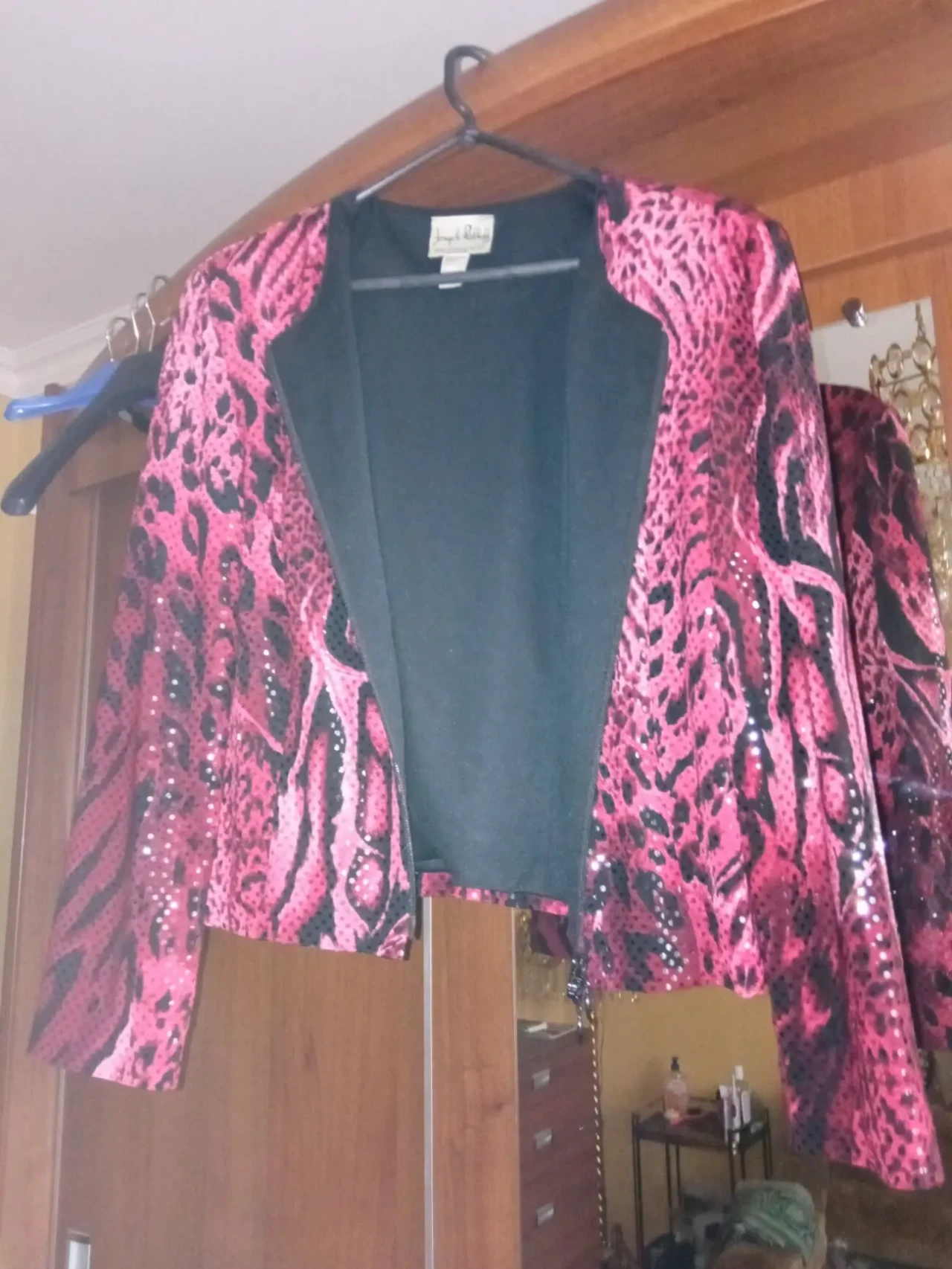 Курточка жіноча 2