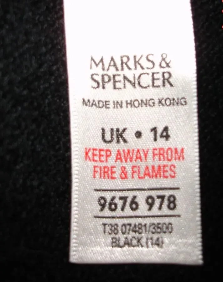 Свитер/СВЕТР/кофта М-ка, ЧОРНА, з рюшами. Для дівчат. 5