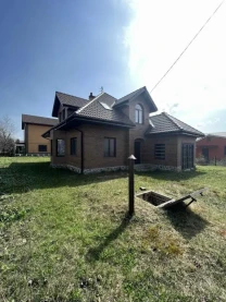 Продам новый дом 138м2 с приватизированным участком 9 соток.