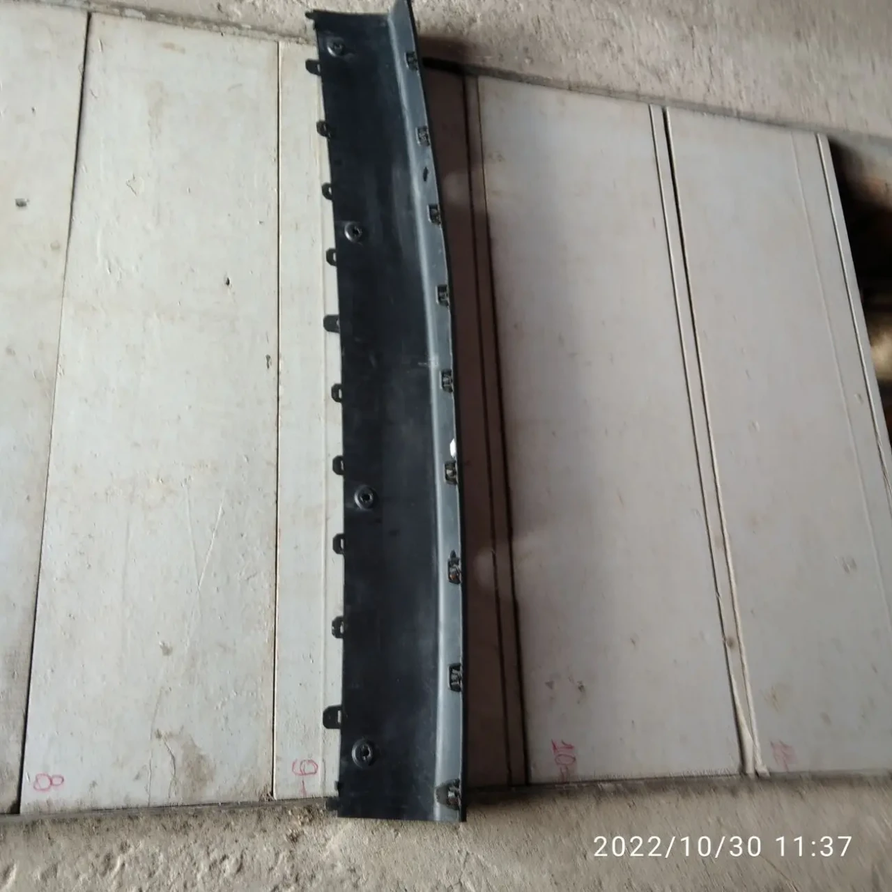 Продам среднюю часть заднего бампера б/у Рено Кенго 2 3