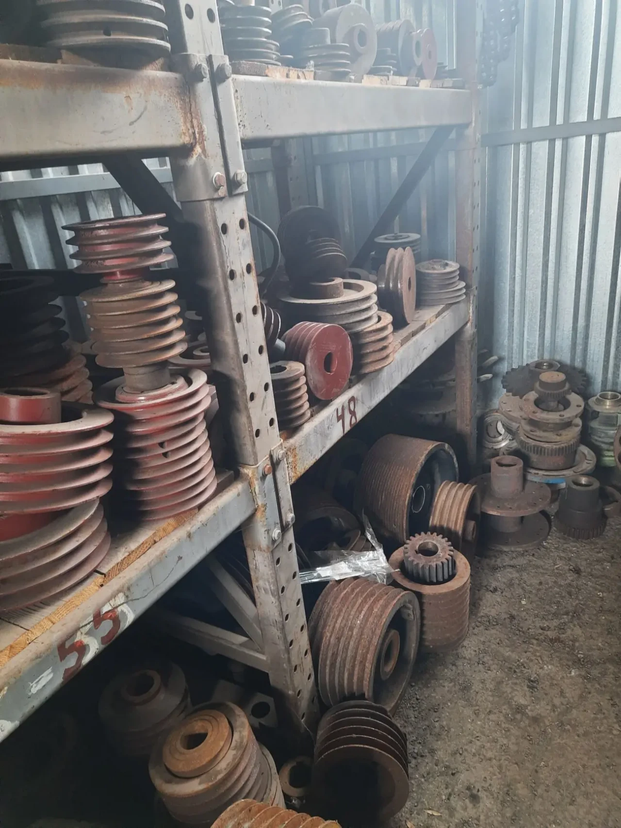 Шківи, підшипники, муфти, гальмівні барабани.