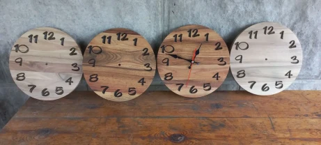 Годинник з натурального дерева "Волоський горіх"