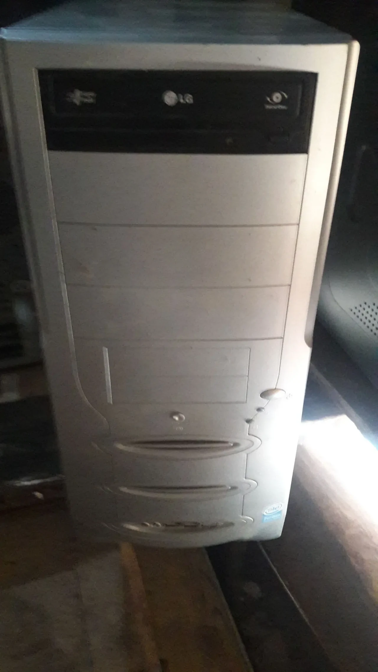 Детектор валюты-и корпуса системных блоков-недорого!