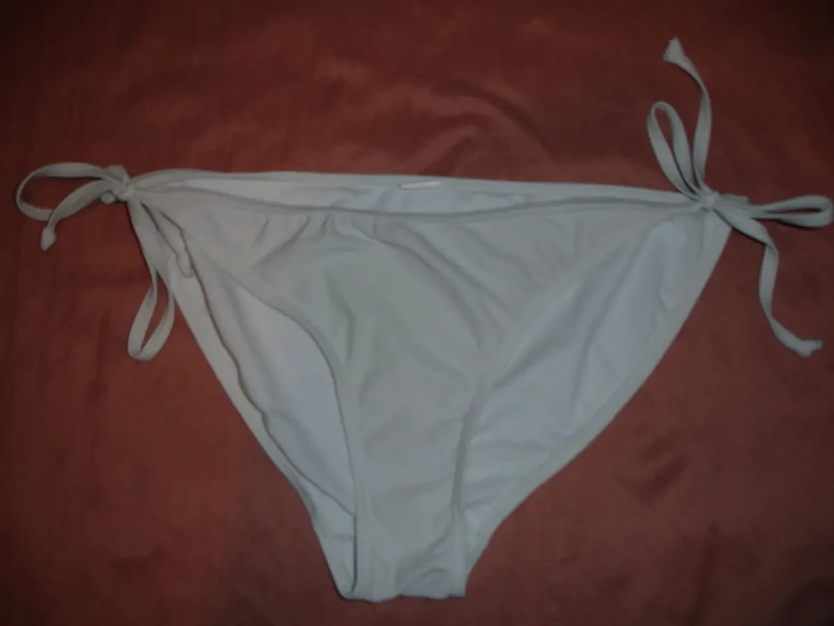 КУПАЛЬНИК М-ка роздільний: ЧОРНИЙ ліф + БІЛІ плавки. На зав'язки. 6