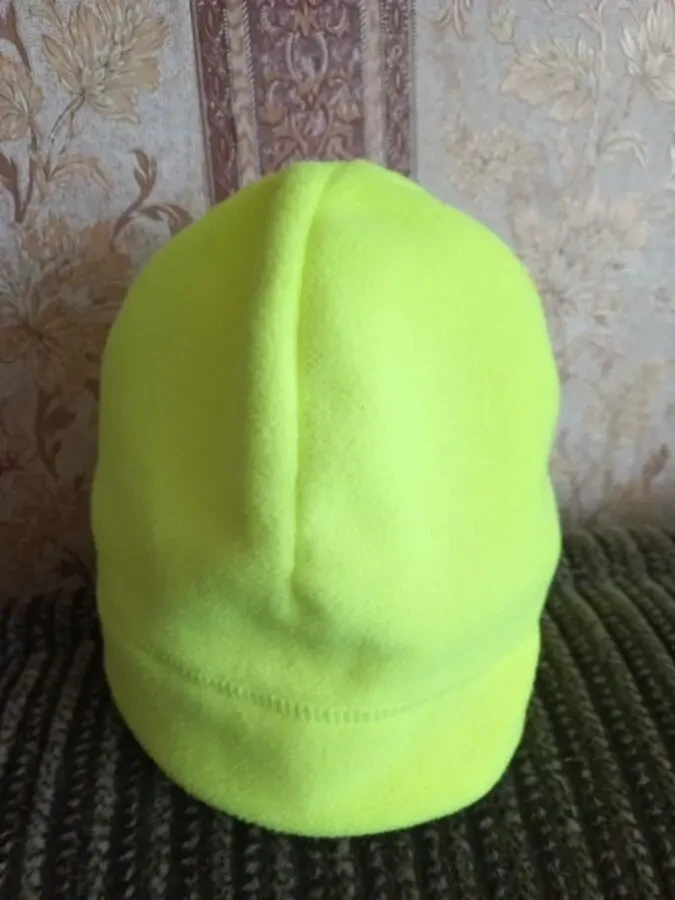 Продам новую шапку. Флисовая, тёплая. Унисекс. Отправлю почтой по Укра