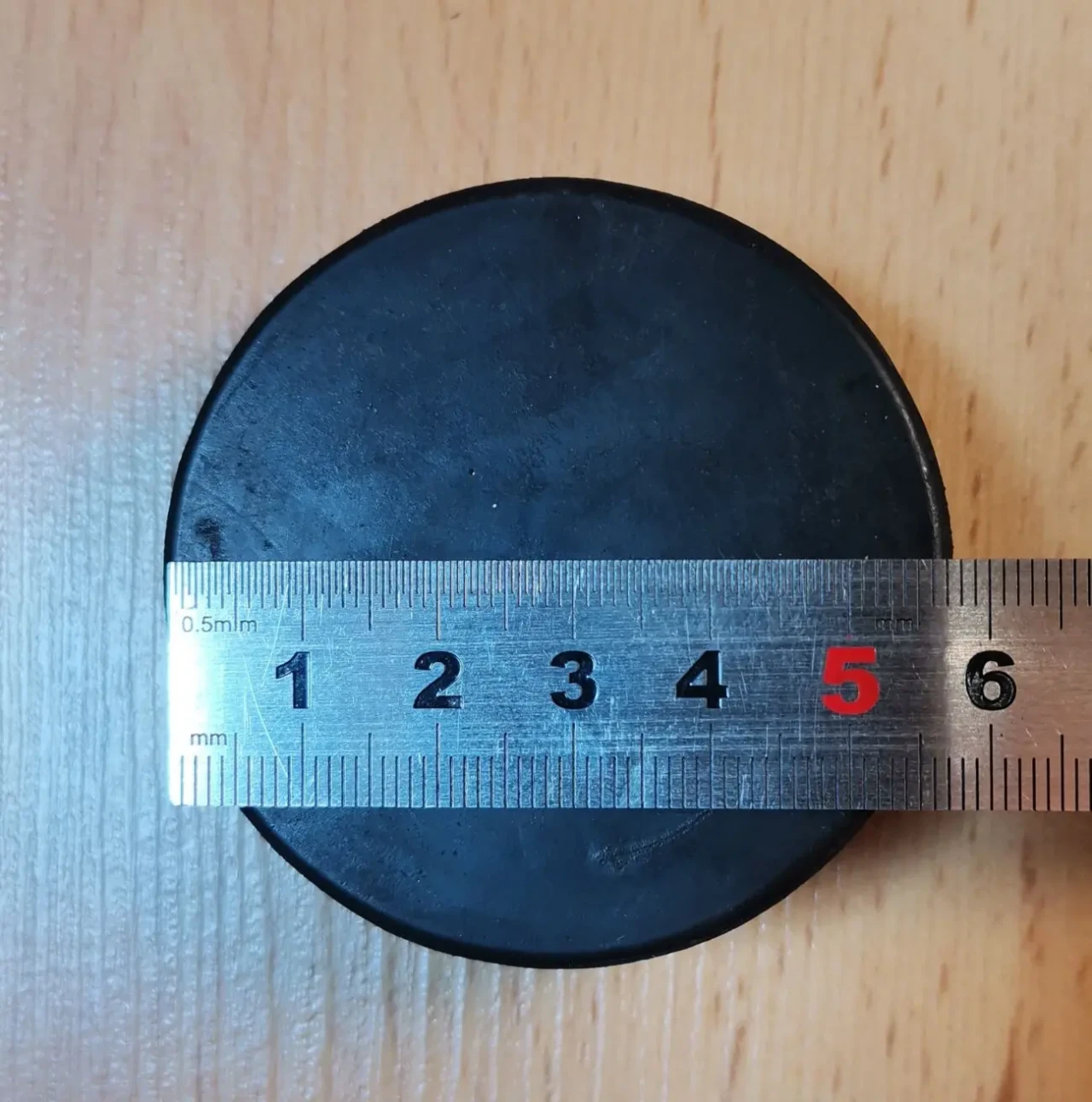 Шайба для хокею вінтажна. Діаметр - 76 мм та 60 мм 7