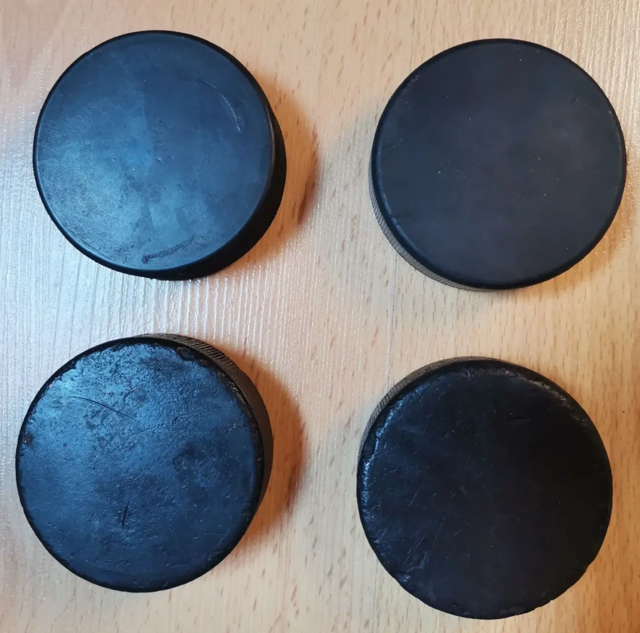 Шайба для хокею вінтажна. Діаметр - 76 мм та 60 мм 6