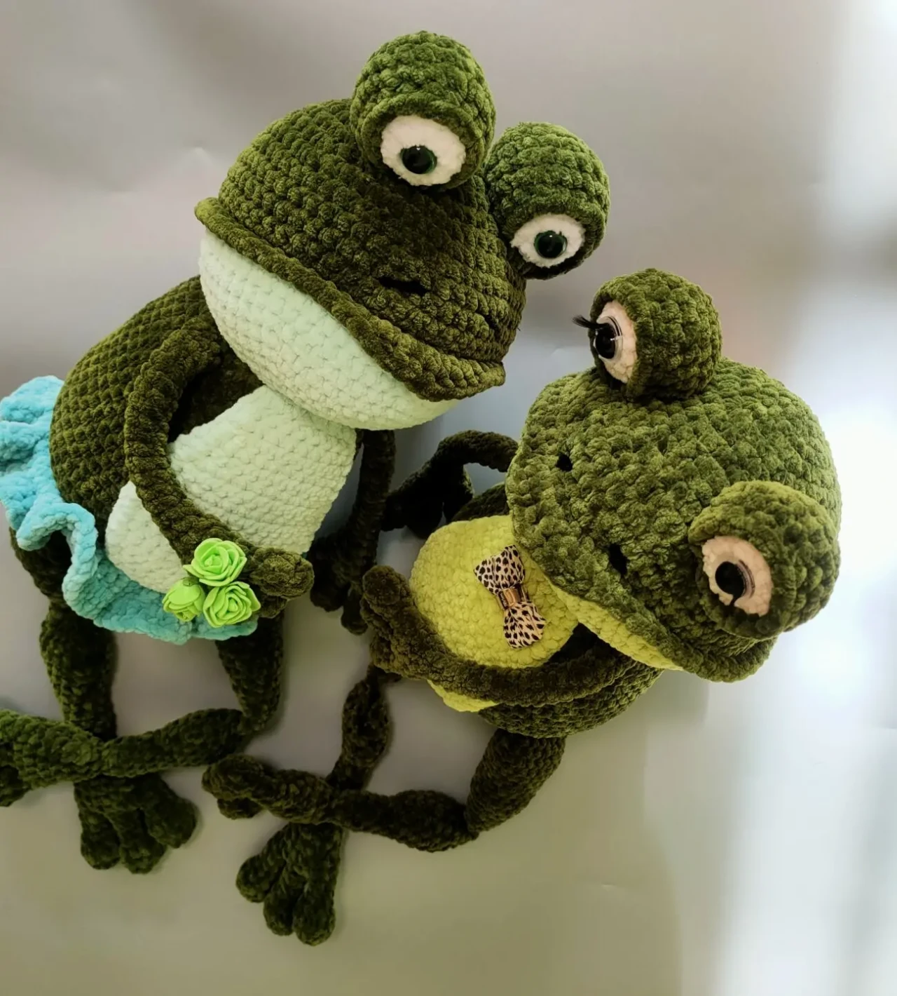 іграшка вязана зелена жаба 5