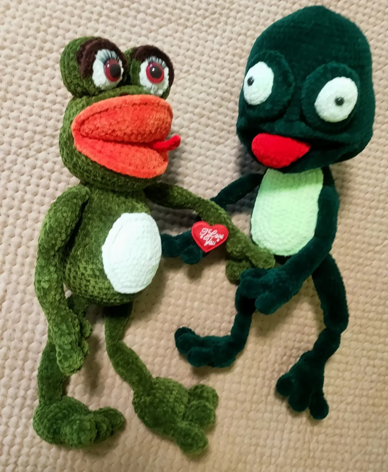 іграшка вязана зелена жаба 8