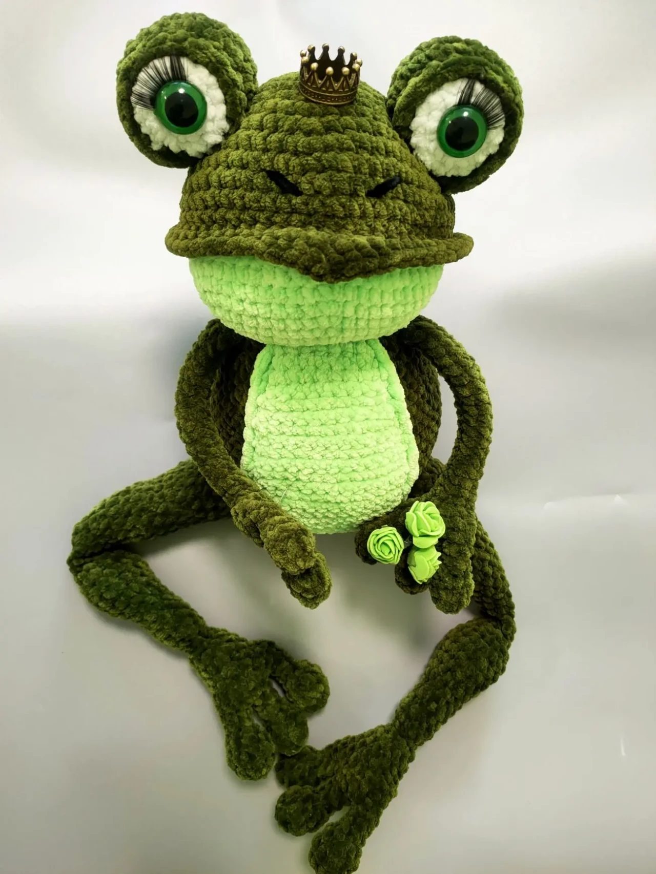 іграшка вязана зелена жаба 2