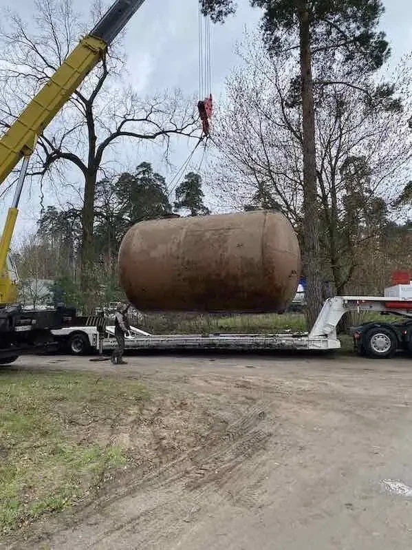Постійно купуємо б.в. металічні ємності різного призначення