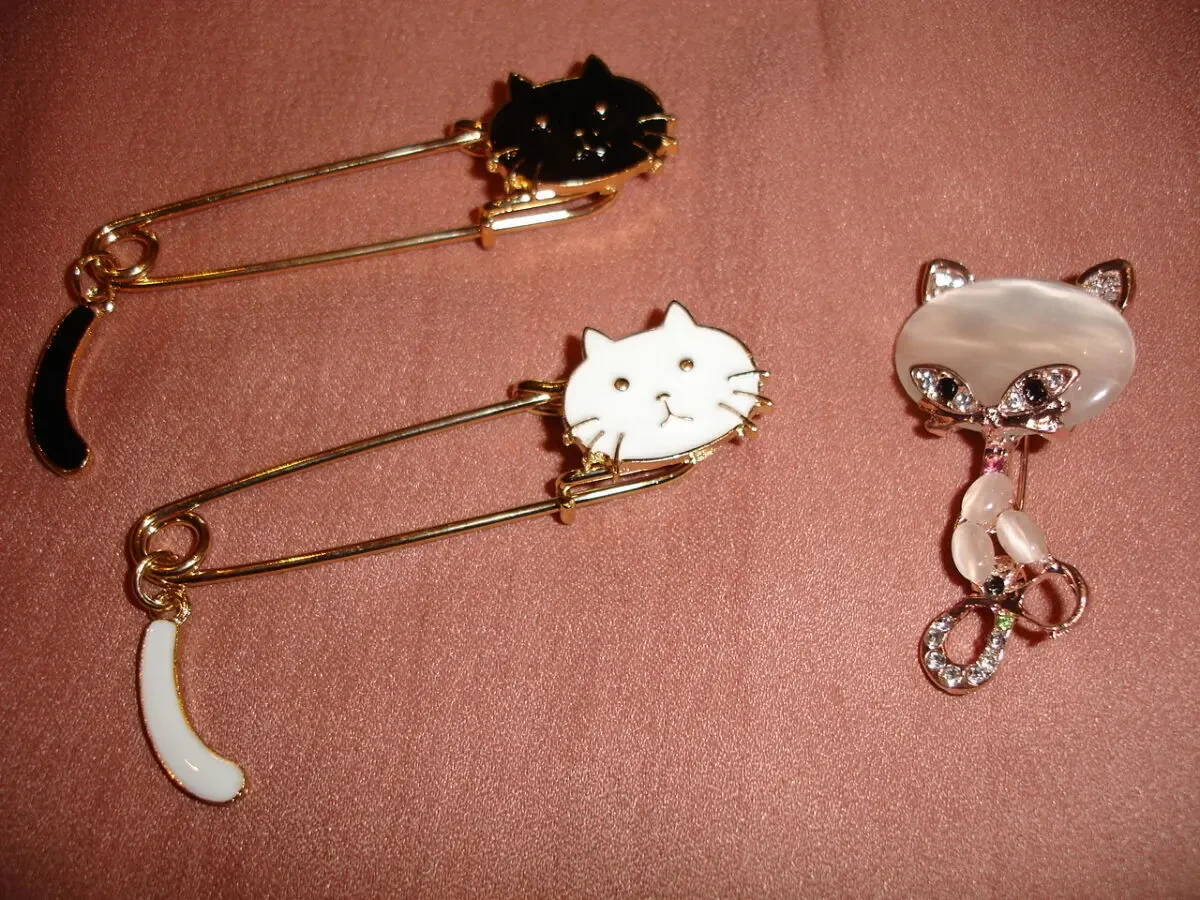 Брошь-БУЛАВКА/брошка-ШПИЛЬКА КІТ (чорний, білий і гламурний). НОВА 4