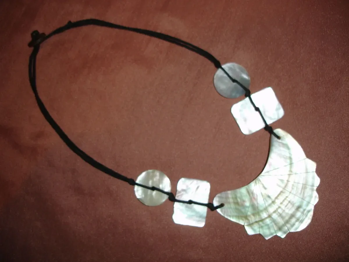 Колье/КОЛЬЄ/намисто з натурального ПЕРЛАМУТРУ, колір молочний. 41 см