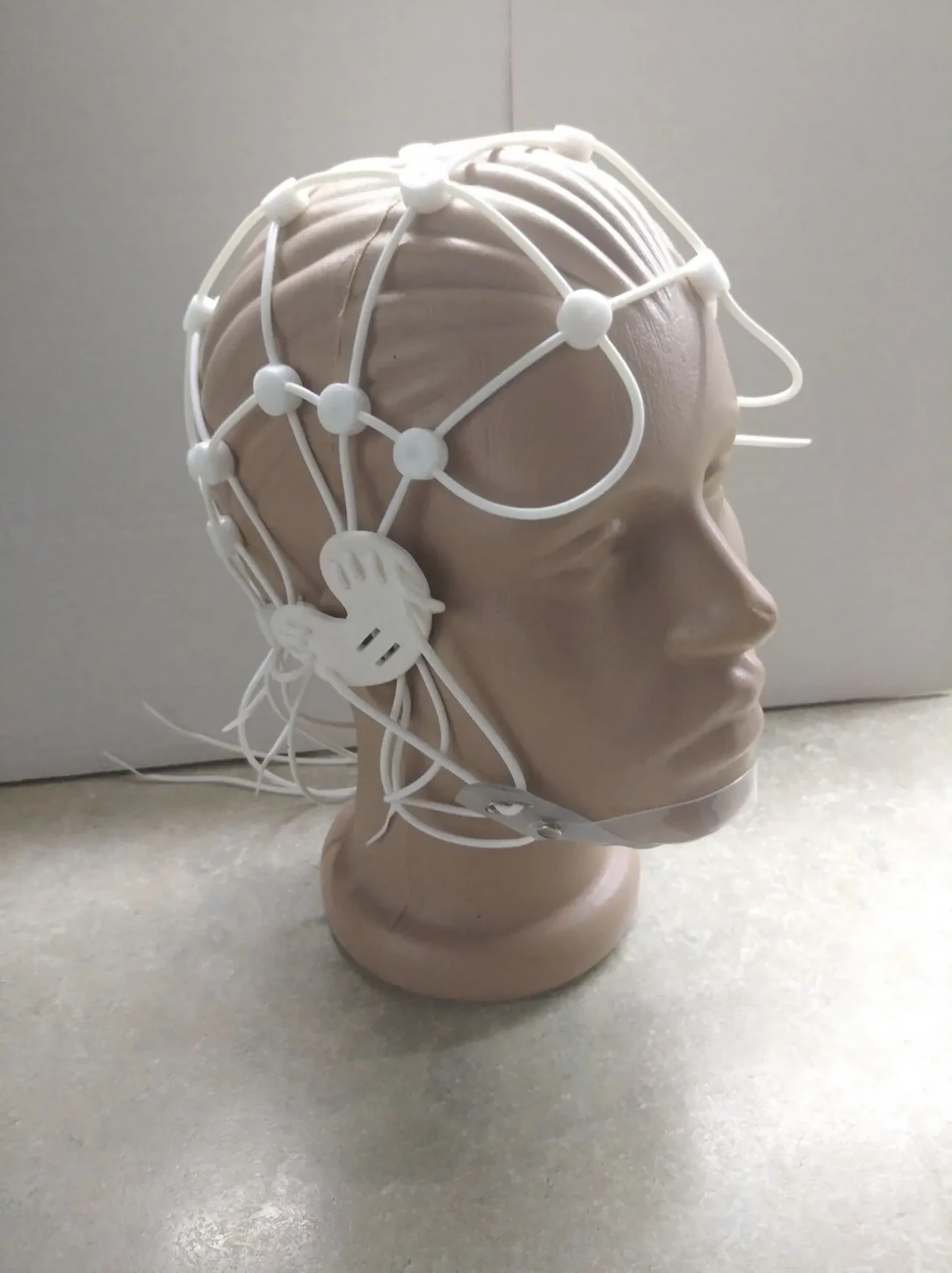 Шлем-шапочка для ЭЭГ