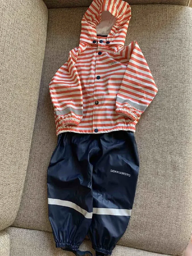 Продам дождевик фирмы Didriksons, размер 80 см, б/у.