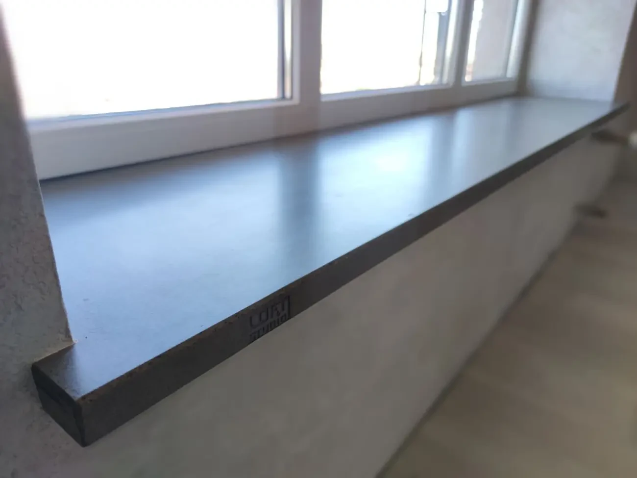 Подоконники бетонные, радиусные встроенные из бетона любого размера и