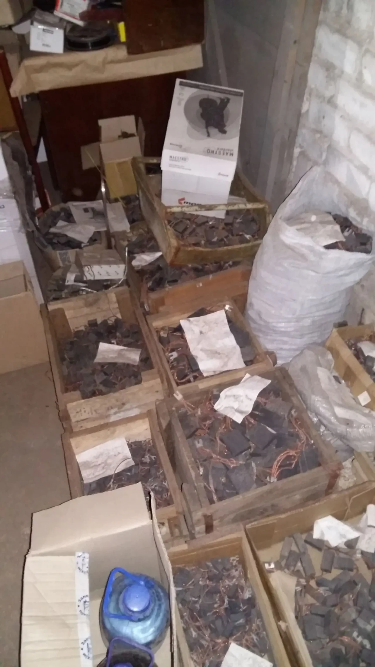 электрощетки меднографитовые и электрографитовые Э41, Э841, Э14 список