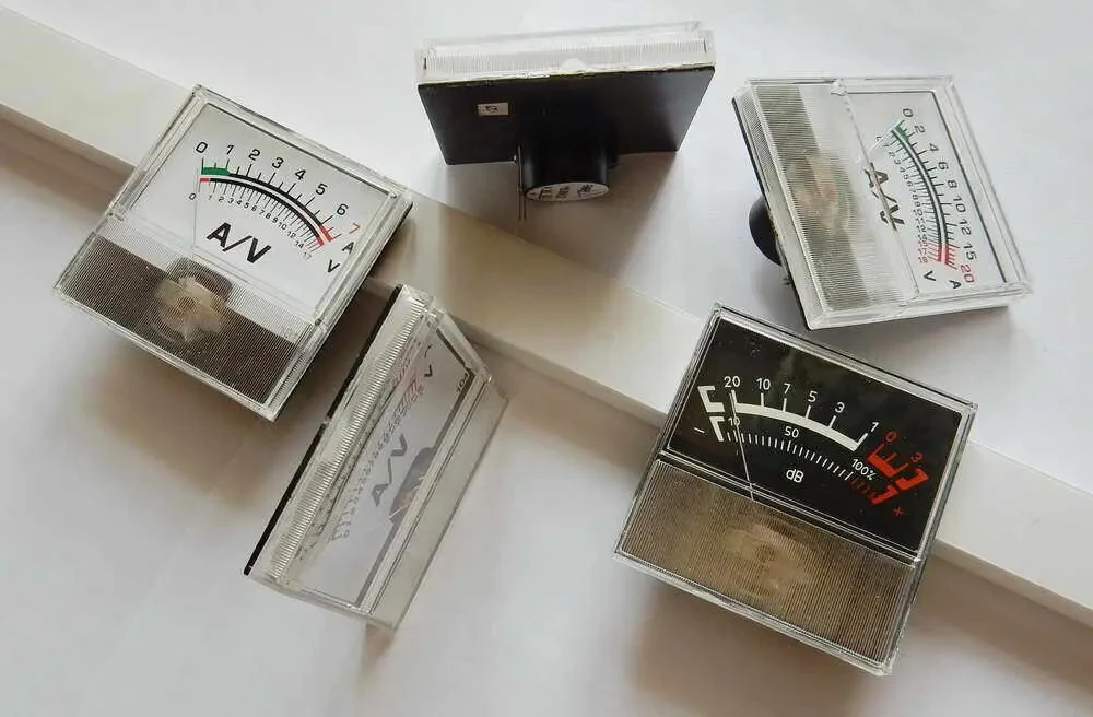 Индикатор стрелочный М68502 10