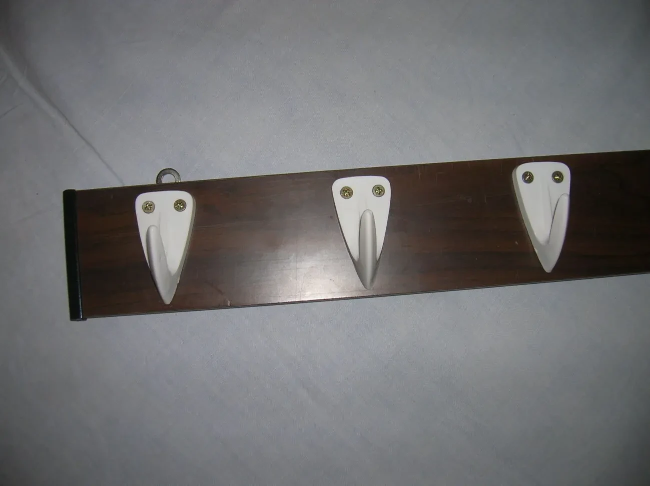 Вешалка настенная для одежды на 5 крючков 8х60см 3