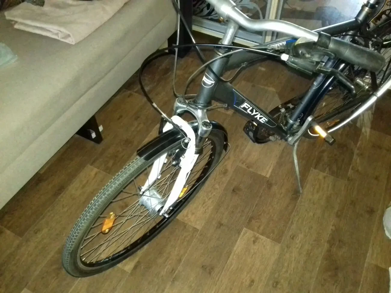 Велосипед Flyke. 21 швидкість, 28 мі колеса, міський. Італія 2