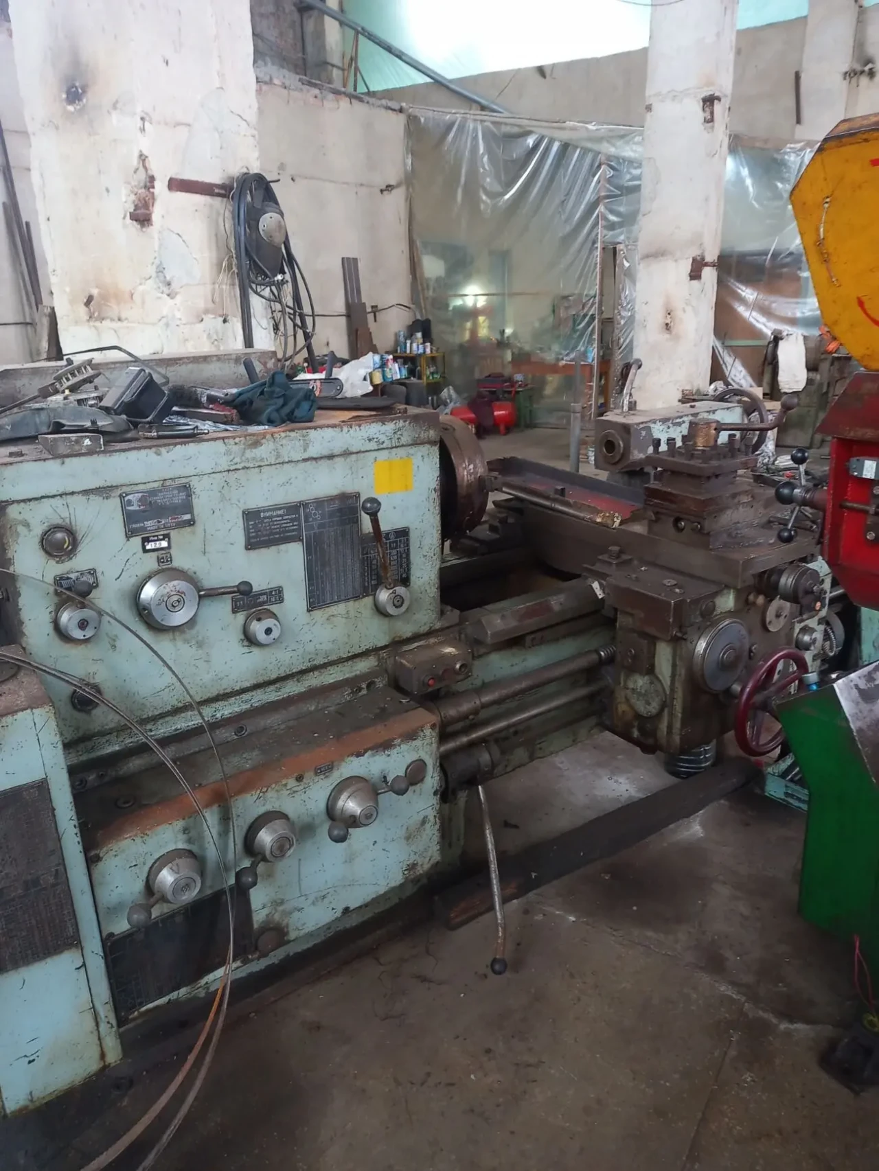 Токарний верстату Діп300 рмц 1,4 метра