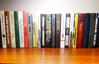 Сборники зарубежных шпионских, политических детективов (более 40 книг)