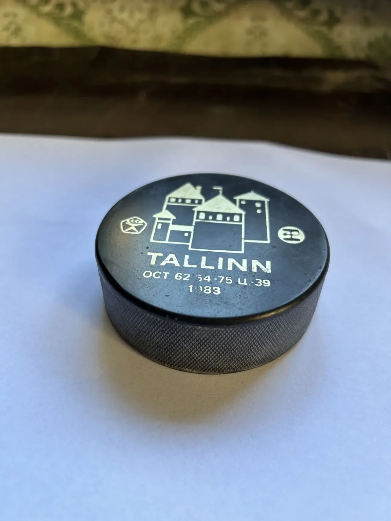 Продам раритетную шайбу СССР 3