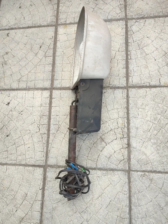 Светильник РКУ -125 с лампой 2