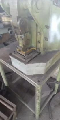 Кутовисічний верстат ,  пневматика , прямі кути