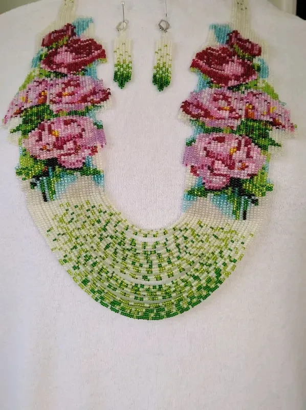 Гердан та сережки з бісеру ручної роботи 2