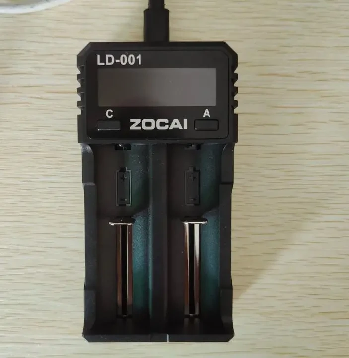 Зарядний пристрій для акумулятора 18650    ZOCAI-LD001 2