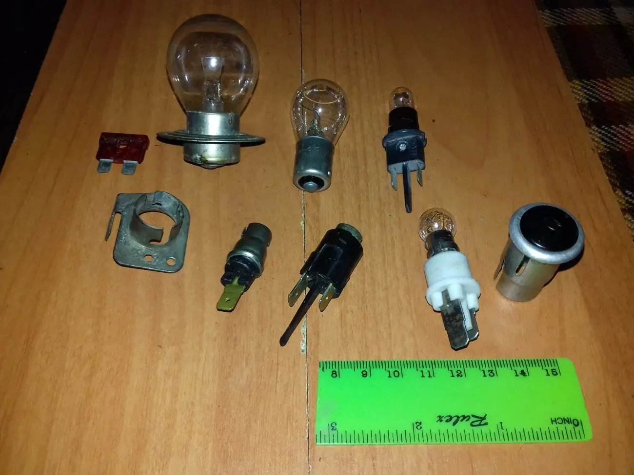 Лампочки для автомобіля та іншого. 3