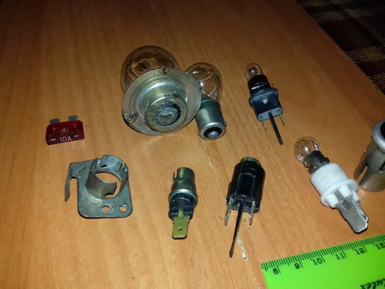 Лампочки для автомобіля та іншого. 9