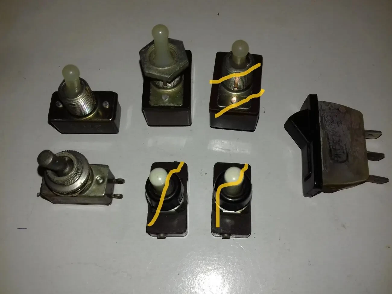 Лампочки для автомобіля та іншого. 6