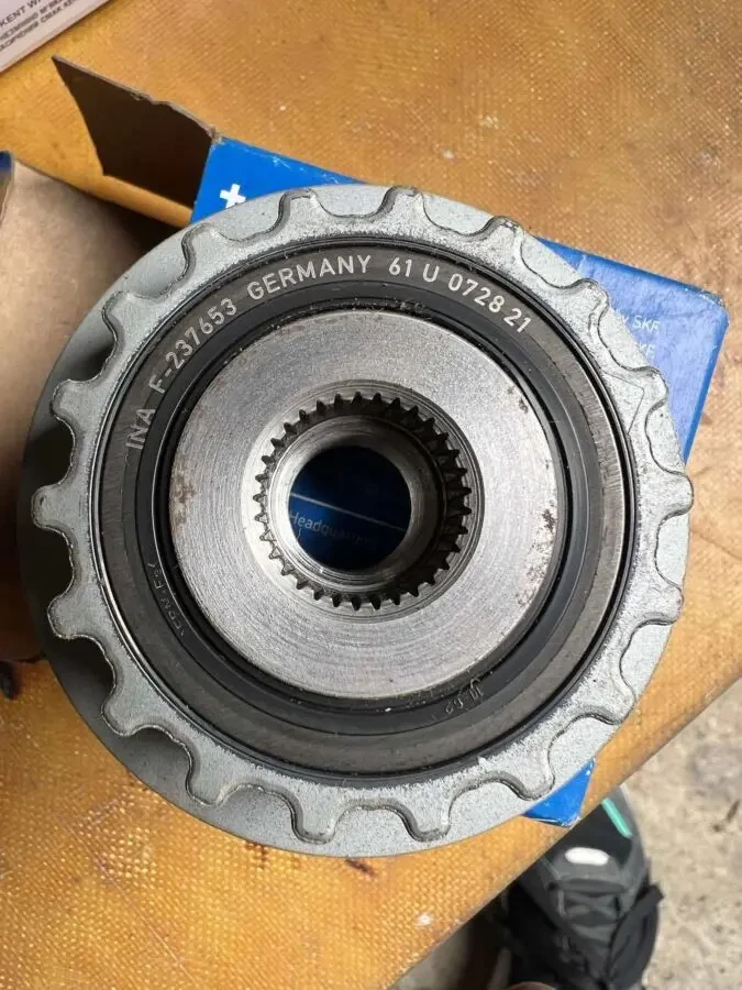 Обгінна муфта генератору SKF VKM 03115 3