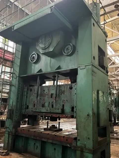 Продам прес мод. К3534 250тн. 1250х2500мм 8